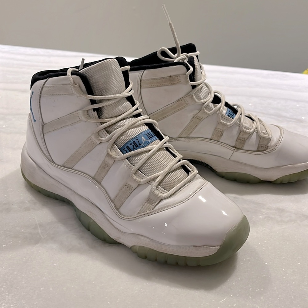 Boys Jordan 11 sneakers size 7Y